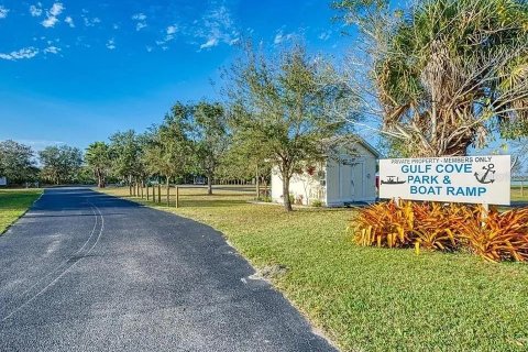 Terreno en venta en Port Charlotte, Florida № 1670889 - foto 4