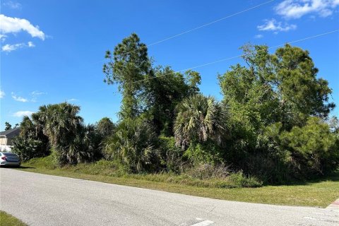 Terreno en venta en North Port, Florida № 1089102 - foto 3
