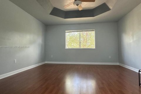 Townhouse in Doral, Florida 4 bedrooms, 195.47 sq.m. № 2055845 - photo 5