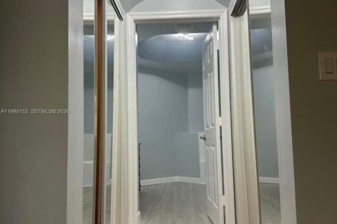 Townhouse in Doral, Florida 4 bedrooms, 195.47 sq.m. № 2055845 - photo 3