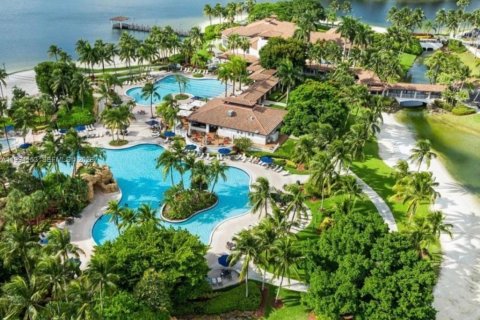 Townhouse in Doral, Florida 4 bedrooms, 195.47 sq.m. № 2055845 - photo 17