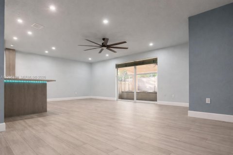 Townhouse in Doral, Florida 4 bedrooms, 195.47 sq.m. № 2055845 - photo 12