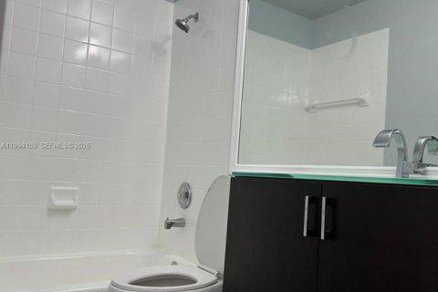 Townhouse in Doral, Florida 4 bedrooms, 195.47 sq.m. № 2055845 - photo 2