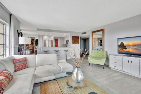 Condo in Coral Springs, Florida, 2 bedrooms  № 1727005 - photo 11