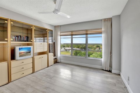 Condo in Coral Springs, Florida, 2 bedrooms  № 1727005 - photo 18