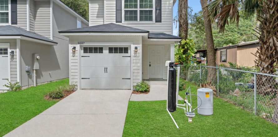 House in Jacksonville, Florida 4 bedrooms, 144.46 sq.m. № 774244