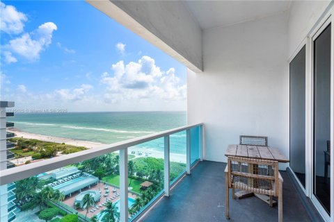 Condo in Miami Beach, Florida, 2 bedrooms  № 1861079 - photo 26