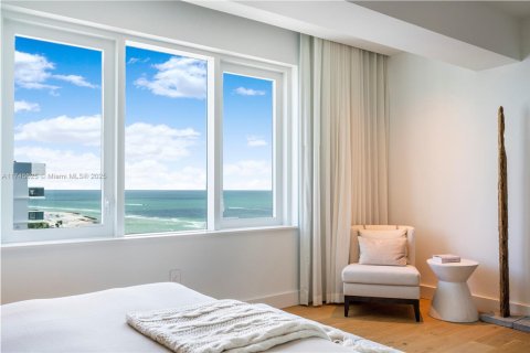 Condo in Miami Beach, Florida, 2 bedrooms  № 1861079 - photo 10