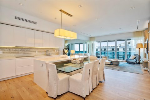 Condo in Miami Beach, Florida, 2 bedrooms  № 1861079 - photo 5