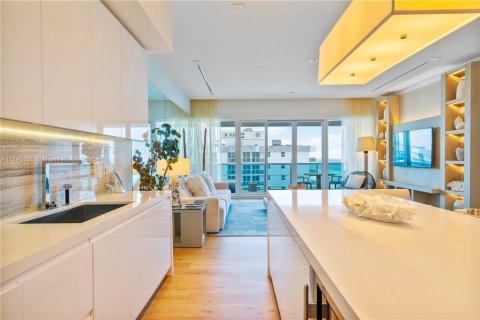 Condo in Miami Beach, Florida, 2 bedrooms  № 1861079 - photo 4