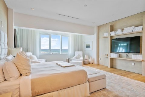 Condo in Miami Beach, Florida, 2 bedrooms  № 1861079 - photo 14