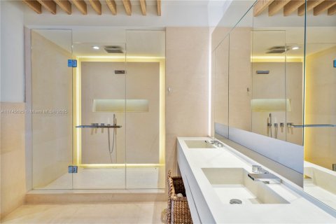 Condo in Miami Beach, Florida, 2 bedrooms  № 1861079 - photo 19