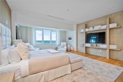Condo in Miami Beach, Florida, 2 bedrooms  № 1861079 - photo 13