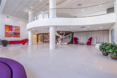 Condo in Miami Beach, Florida, 1 bedroom  № 1897670 - photo 16