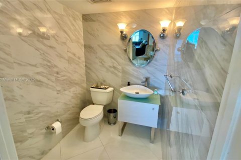 Copropriété à louer à Sunny Isles Beach, Floride: 2 chambres, 148.83 m2 № 1871282 - photo 27