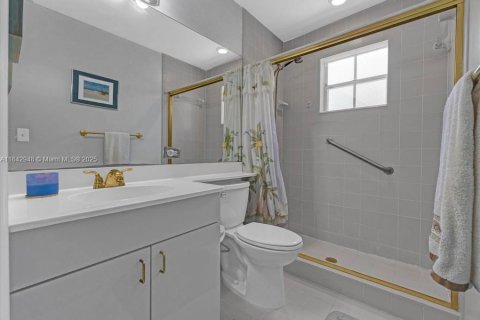 House in Miami, Florida 4 bedrooms, 271.09 sq.m. № 1836156 - photo 19