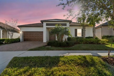 House in San Antonio, Florida 3 bedrooms, 221.76 sq.m. № 2200254