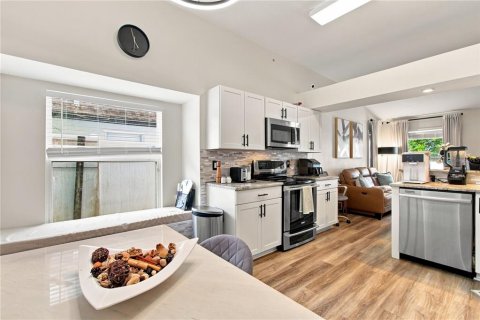 Villa ou maison à vendre à Tampa, Floride: 3 chambres, 156.26 m2 № 2291836 - photo 17