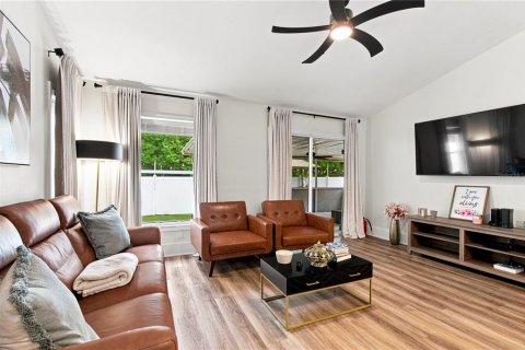 Villa ou maison à vendre à Tampa, Floride: 3 chambres, 156.26 m2 № 2291836 - photo 19