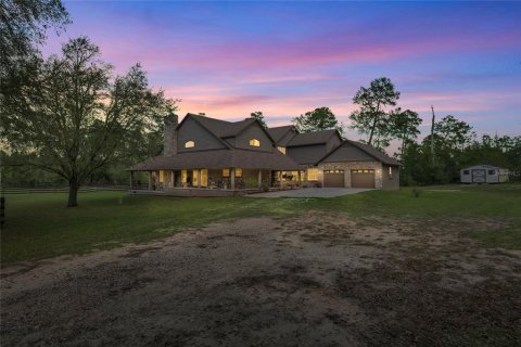 Villa ou maison à Dunnellon, Floride 4 chambres, 363.25 m2 № 2098701