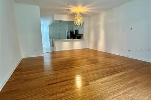 Townhouse in Orlando, Florida 3 bedrooms, 156.26 sq.m. № 1856242 - photo 3