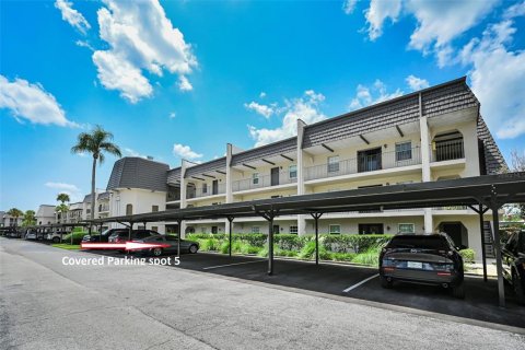 Condo in Seminole, Florida, 2 bedrooms  № 2226321 - photo 26