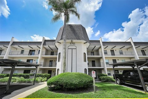 Condo in Seminole, Florida, 2 bedrooms № 2226321