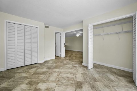 Condo in Seminole, Florida, 2 bedrooms  № 2226321 - photo 23