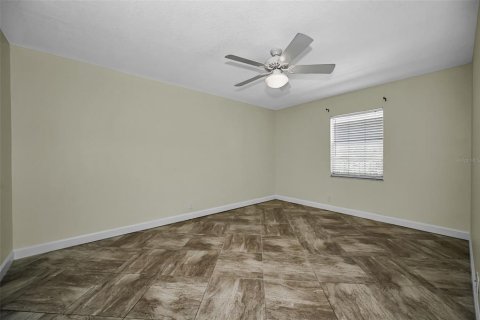 Condo in Seminole, Florida, 2 bedrooms  № 2226321 - photo 16