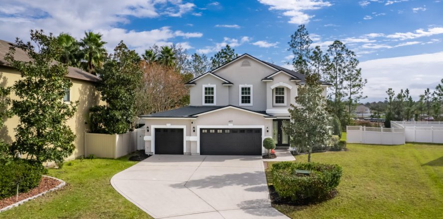 House in Orange Park, Florida 5 bedrooms, 276.66 sq.m. № 891501