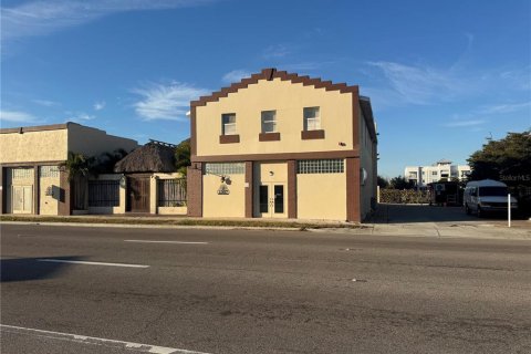 Commercial property in Bradenton, Florida 611.3 sq.m. № 2109940 - photo 7