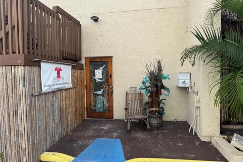 Commercial property in Bradenton, Florida 611.3 sq.m. № 2109940 - photo 16