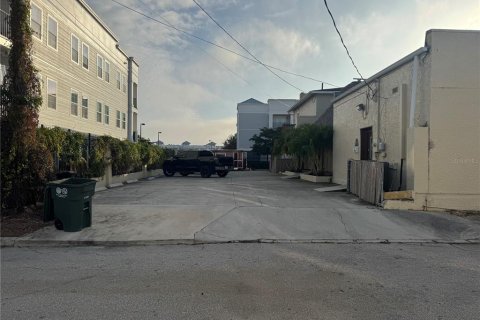 Commercial property in Bradenton, Florida 611.3 sq.m. № 2109940 - photo 14