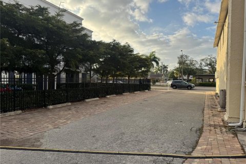 Commercial property in Bradenton, Florida 611.3 sq.m. № 2109940 - photo 15