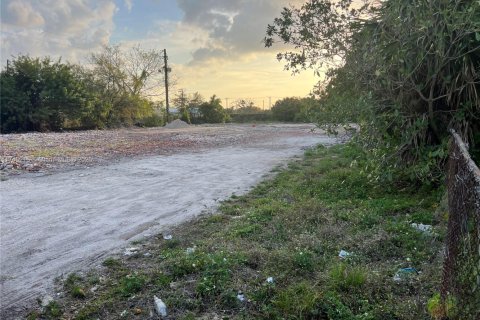Land in Lauderhill, Florida № 1691765 - photo 1