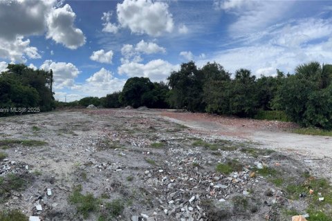 Land in Lauderhill, Florida № 1691765 - photo 3