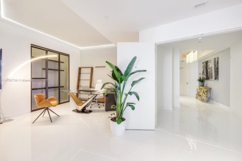 Copropriété à vendre à Miami, Floride: 3 chambres, 203.27 m2 № 1985217 - photo 2