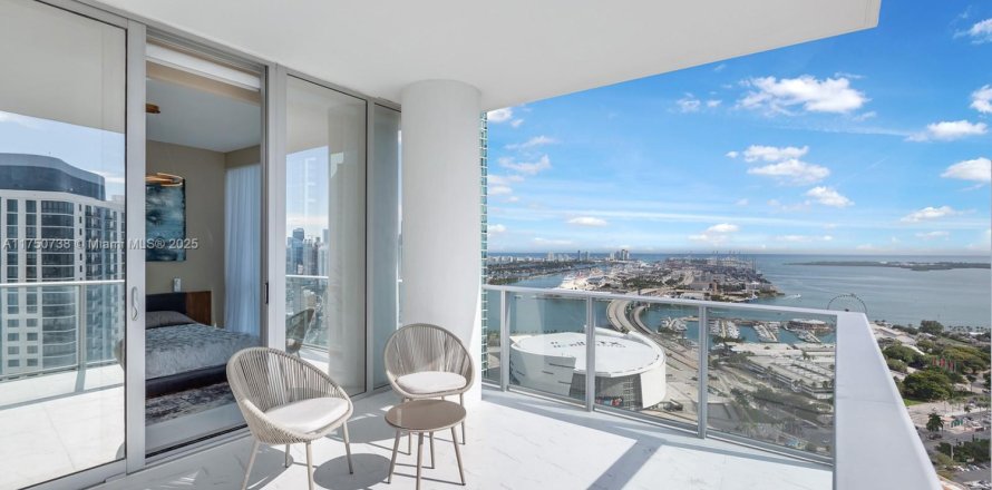 Condo à Miami, Floride, 3 chambres № 1985217