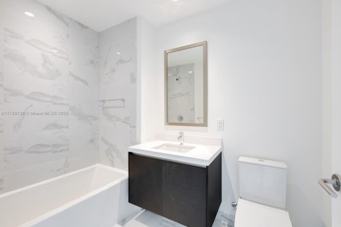 Copropriété à vendre à Miami, Floride: 3 chambres, 203.27 m2 № 1985217 - photo 18