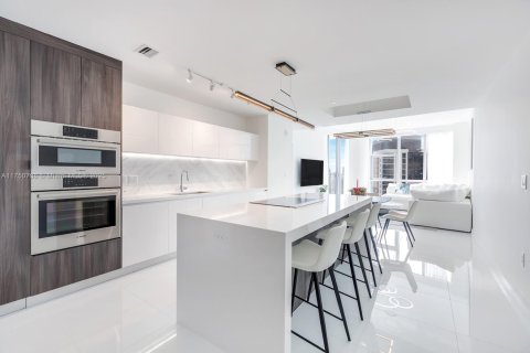 Copropriété à vendre à Miami, Floride: 3 chambres, 203.27 m2 № 1985217 - photo 3