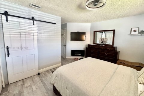 House in Sweetwater, Florida 3 bedrooms, 101.26 sq.m. № 1995016 - photo 9