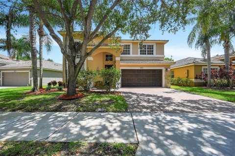 Villa ou maison à vendre à Weston, Floride: 4 chambres, 261.24 m2 № 1221620 - photo 1