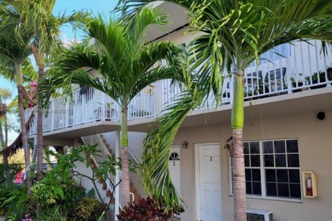 Condo in Miami Beach, Florida, 2 bedrooms  № 1965160 - photo 2