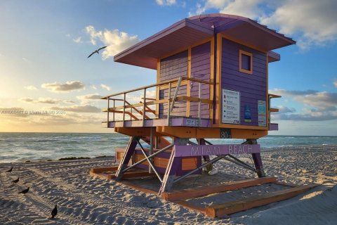 Condo in Miami Beach, Florida, 2 bedrooms  № 1965160 - photo 8