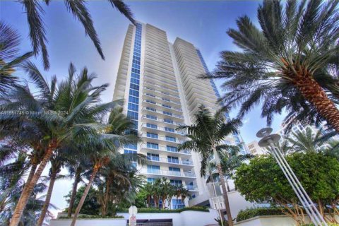 Condo in Hollywood, Florida, 2 bedrooms  № 2035286 - photo 16