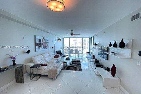 Condo in Hollywood, Florida, 2 bedrooms  № 2035286 - photo 6