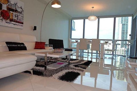 Condo in Hollywood, Florida, 2 bedrooms  № 2035286 - photo 29