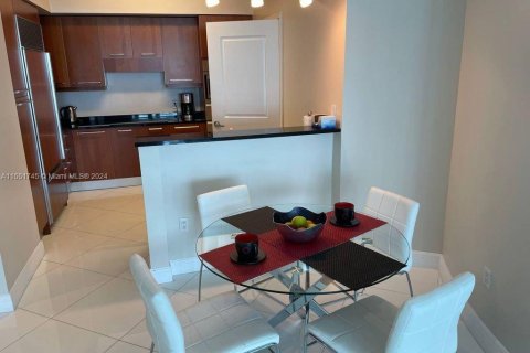 Condo in Hollywood, Florida, 2 bedrooms  № 2035286 - photo 14