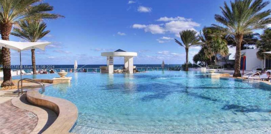 Condo in Hollywood, Florida, 2 bedrooms  № 2035286