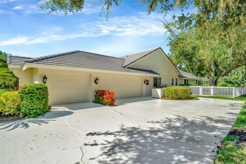 House in Tampa, Florida 4 bedrooms, 313.45 sq.m. № 1847111 - photo 11